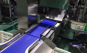 食品分級稱:雙撥桿自動區(qū)分欠重、超重和合格品,精細化生產(chǎn)